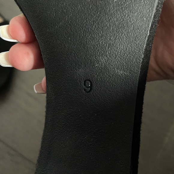 Size 9 - Old Navy Heels - Picture 2 of 3